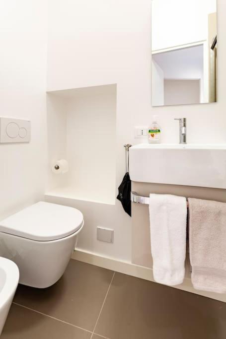 Splendido Bilocale In Vecchia Milano Appartement Buitenkant foto